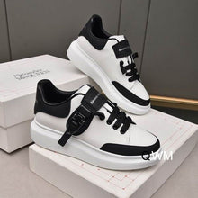 Carregar imagem no visualizador da galeria, Tênis Alexander Mc Oversized Sneaker White and Black