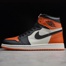 Carregar imagem no visualizador da galeria, Jordan 1 Retro Shattered Backboard 555088-005