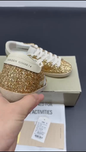 Cargar imagen en el visor de la galería, Golden Goose Ballstar Negro