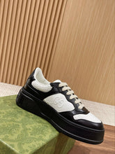 Carregar imagem no visualizador da galeria, Gucci GG Sneaker Black White
