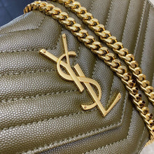 Carregar imagem no visualizador da galeria, Saint Laurent Should Bag green
