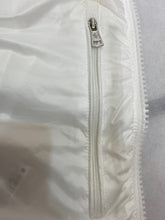Carregar imagem no visualizador da galeria, MONCLER SLEEVELESS - BOURNE WHITE \ BLACK

