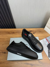 Carregar imagem no visualizador da galeria, Prada Downtown
