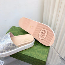 Carregar imagem no visualizador da galeria, Gucci Angelina Platform 55 mm Sandal Silver Jacquard
