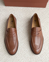 Carregar imagem no visualizador da galeria, Sergio Loafer Loro Piana Calfskin Brown
