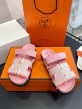 Carregar imagem no visualizador da galeria, Hermes Chypre  Sandal Pink Leather
