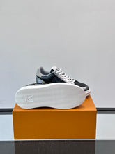 Carregar imagem no visualizador da galeria, Tênis New Louis Vuitton Preto/Prata
