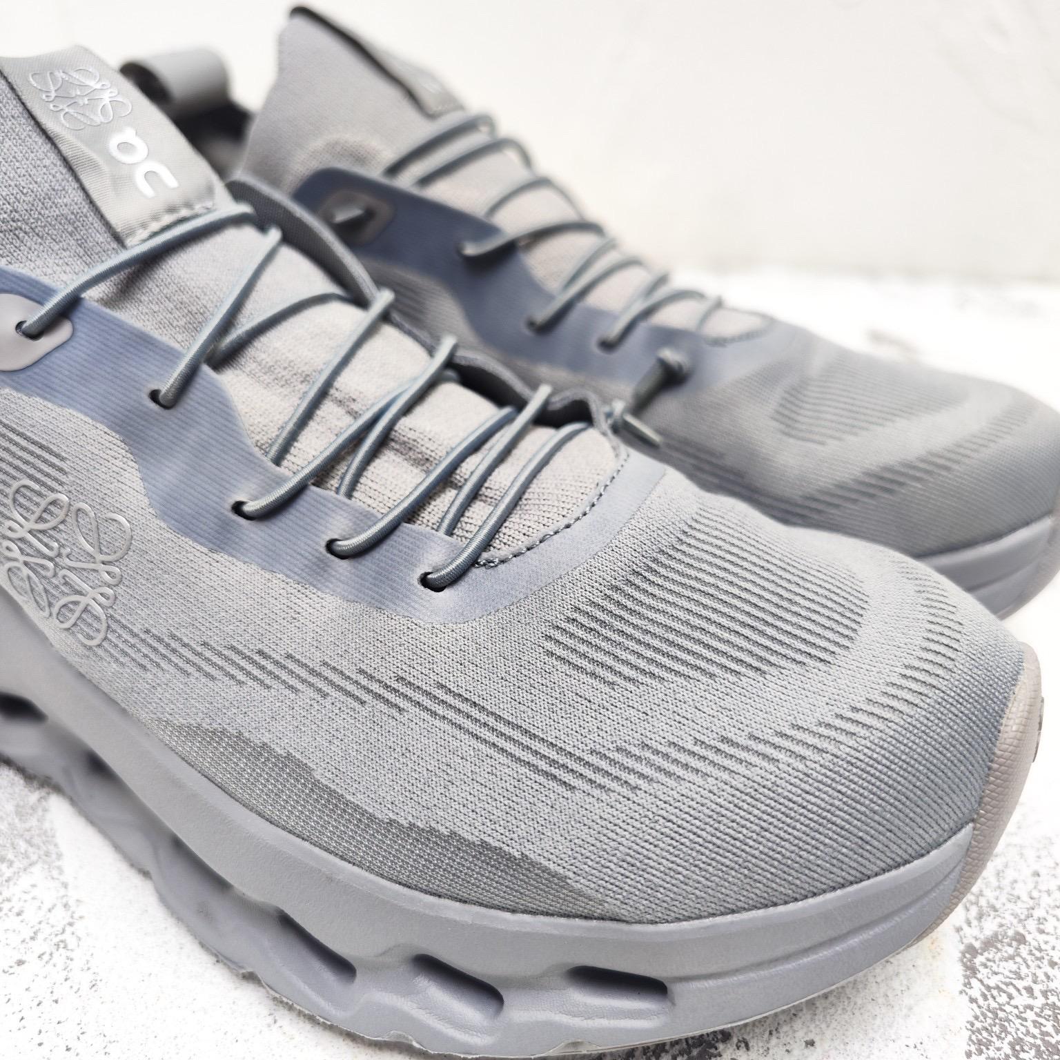LOEWE x On Cloudtilt Grey