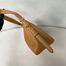 Carregar imagem no visualizador da galeria, Prada Aimee bag
