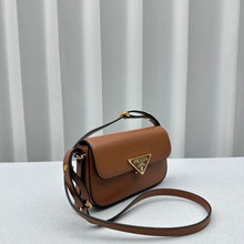 Carregar imagem no visualizador da galeria, Prada Cleo Shoulder Bag

