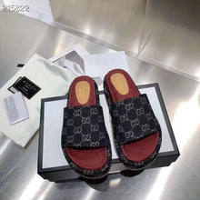 Carregar imagem no visualizador da galeria, Gucci Angelina Platform 55 mm Sandal Black Red Jacquard Denim
