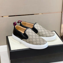Carregar imagem no visualizador da galeria, GUCCI GG Supreme Slip On
