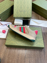 Carregar imagem no visualizador da galeria, Gucci Screener Butter Leather
