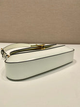 Carregar imagem no visualizador da galeria, Prada Cleo
