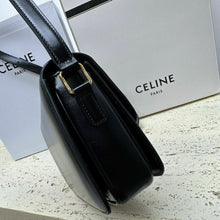 Carregar imagem no visualizador da galeria, BOLSA CLASSIQUE TRIOMPHE CELINE
