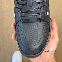 Carregar imagem no visualizador da galeria, Tênis Trainer Louis Vuitton Preto/Marrom
