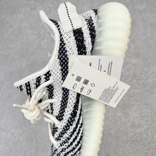 Carregar imagem no visualizador da galeria, Tênis Adidas Yeezy Boost 350 "Zebra"
