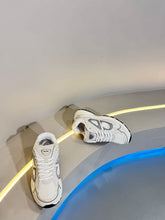 Carregar imagem no visualizador da galeria, Tênis Christian Dior B30
