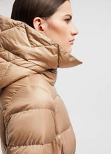 Carregar imagem no visualizador da galeria, Jacket Moncler Boed Hooded Shearling Short Down
