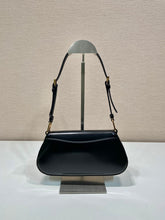 Carregar imagem no visualizador da galeria, Prada Cleo
