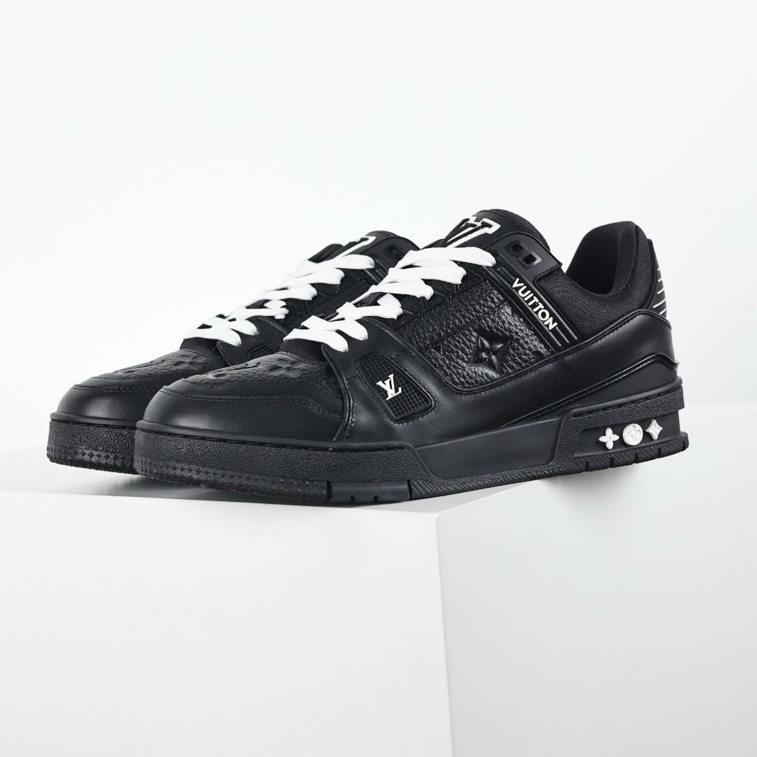 Tênis Trainer Louis Vuitton Preto Cad White