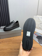 Carregar imagem no visualizador da galeria, Prada Downtown
