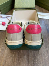 Carregar imagem no visualizador da galeria, Gucci Screener Butter Leather
