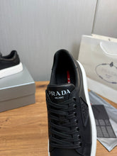 Carregar imagem no visualizador da galeria, Prada Downtown
