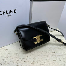 Carregar imagem no visualizador da galeria, BOLSA CLASSIQUE TRIOMPHE CELINE
