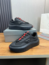 Carregar imagem no visualizador da galeria, Tênis Prada Preto
