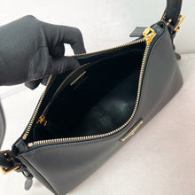 Carregar imagem no visualizador da galeria, Prada Aimee bag
