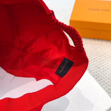 Carregar imagem no visualizador da galeria, Boné LV Vermelho
