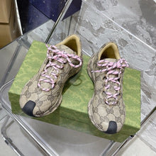 Carregar imagem no visualizador da galeria, Gucci Monogram Run Sneaker
