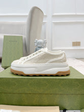 Carregar imagem no visualizador da galeria, Gucci And Ebony GG Canvas Cream
