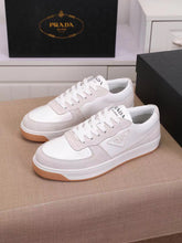 Carregar imagem no visualizador da galeria, Prada Leather Sneakers
