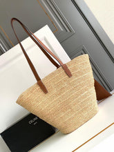 Carregar imagem no visualizador da galeria, Bolsa CELINE Medium supple panier in raffia and calfskin
