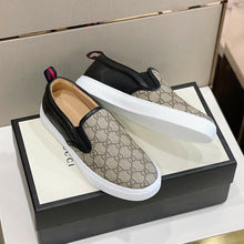 Carregar imagem no visualizador da galeria, GUCCI GG Supreme Slip On

