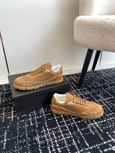 Carregar imagem no visualizador da galeria, Prada Trail faded suede sneakers
