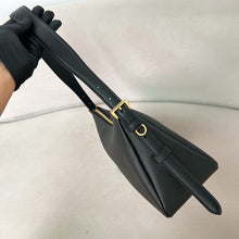 Carregar imagem no visualizador da galeria, Prada Aimee bag
