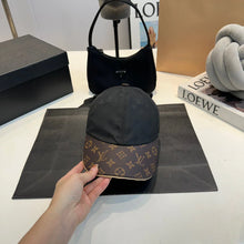 Carregar imagem no visualizador da galeria, Boné Louis Vuitton
