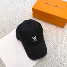 Carregar imagem no visualizador da galeria, Boné LV Preto
