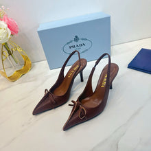 Carregar imagem no visualizador da galeria, escarpins slingback Prada
