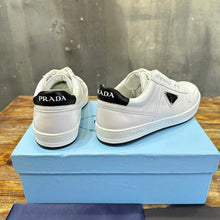 Carregar imagem no visualizador da galeria, Prada Downtown Low Top Sneakers Leather White White Black
