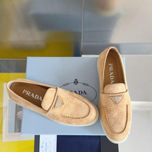 Carregar imagem no visualizador da galeria, Prada Suede Loafers
