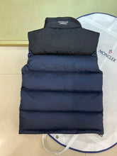 Carregar imagem no visualizador da galeria, Moncler Ophrys Down Vest
