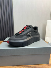 Carregar imagem no visualizador da galeria, Tênis Prada Preto
