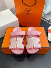 Carregar imagem no visualizador da galeria, Hermes Chypre  Sandal Pink Leather
