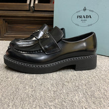 Carregar imagem no visualizador da galeria, Mocassim Prada Black
