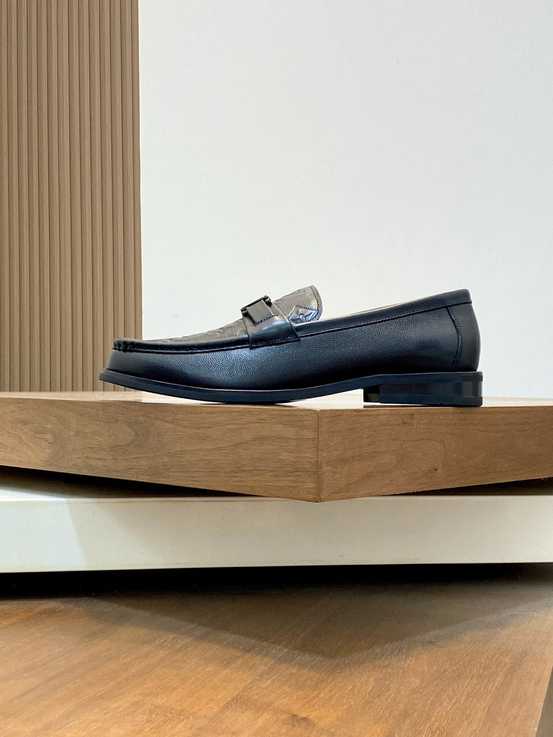 Sapato 4 Louis Vuitton Preto