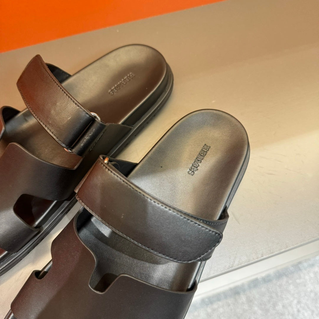 Sandália "Chypre " Hermès Preta